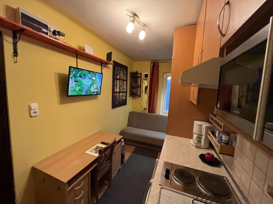 Tiny Private Apartment In Central Buda. بودابست المظهر الخارجي الصورة
