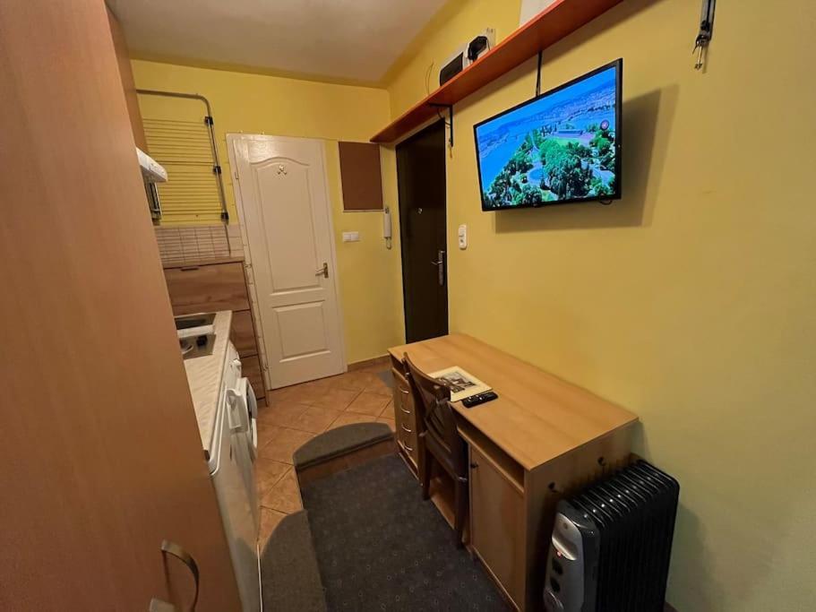 Tiny Private Apartment In Central Buda. بودابست المظهر الخارجي الصورة